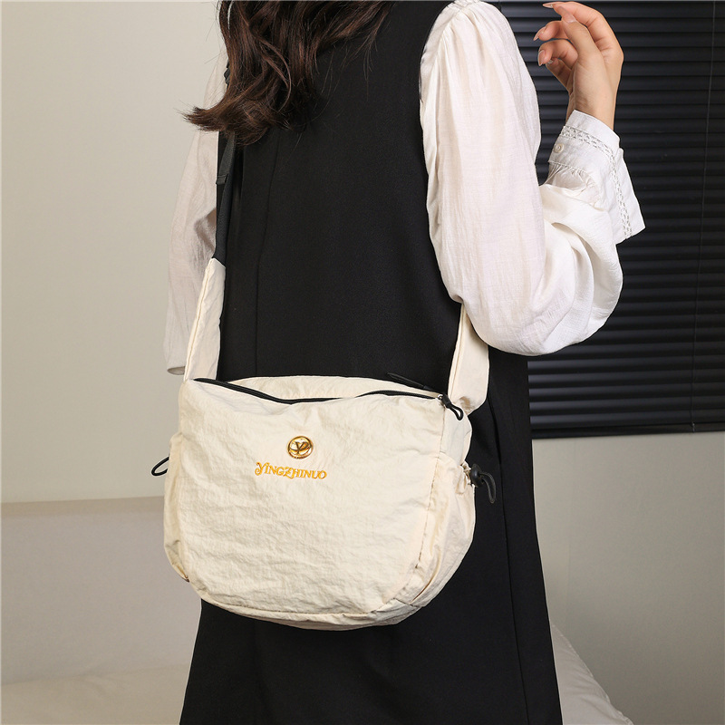 Coreano de color sólido nuevo mochila de cuatro estaciones general ocio versátil bolso de viaje de gran capacidad de viaje de trabajo bolso de hombro