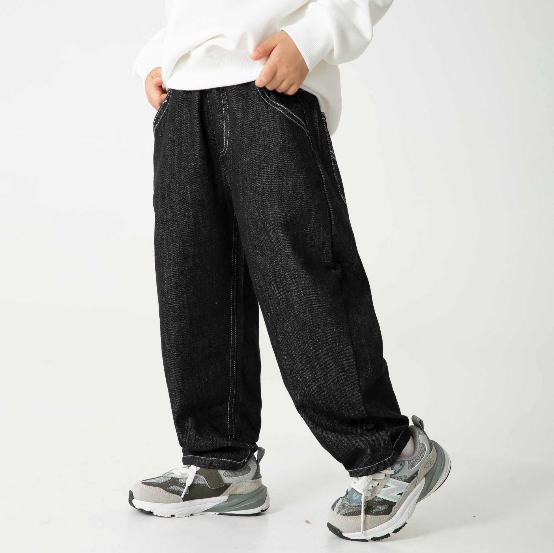 海麻家男の子用2025年冬新作韓国風ゆったり裏起毛厚手デニムパンツ冬服長ズボン中高生向けトレンド