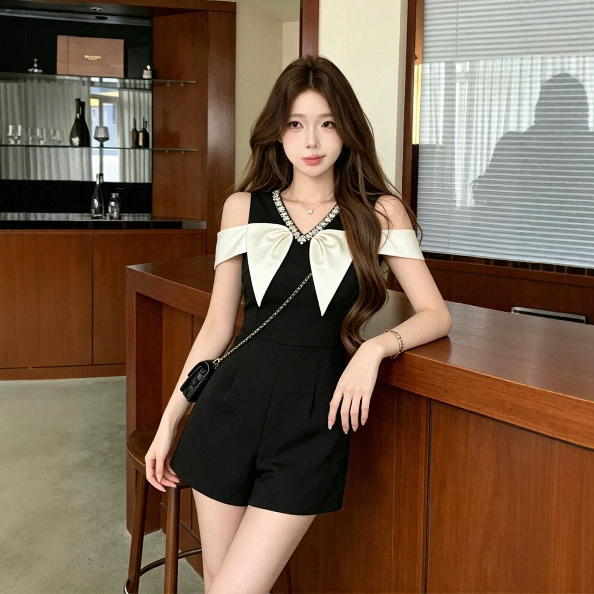 2026 Summer New Women's Fashionable and Elegant Jumpsuit with Bow Knot, V-Neck, Off-Shoulder Fit, Suitable for Petite Women
