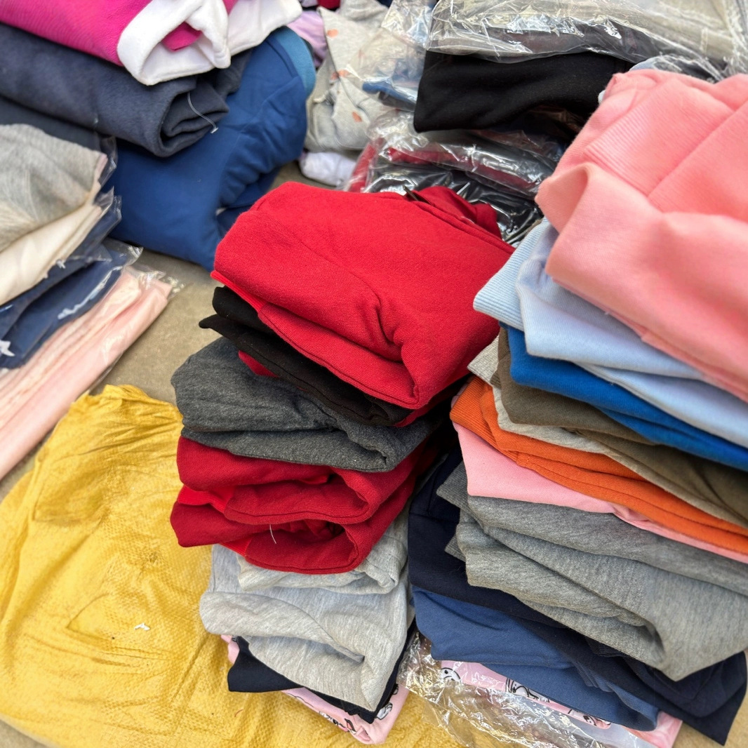 Exportación de Europa y América de una sola chaqueta para niños 24 series de otoño y invierno para niños y niñas variedades