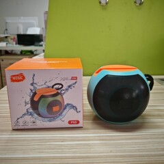跨境新款P60蓝牙音响插卡重低音户外带RGB炫光便携无线音箱低音炮