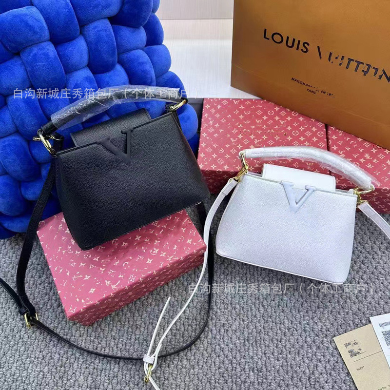 女性のためのバッグ 2024 春の新ホットスタイル ins ダイアナ妃バッグ女性の多層小さな正方形バッグショルダーバッグクロスボディバッグ|undefined