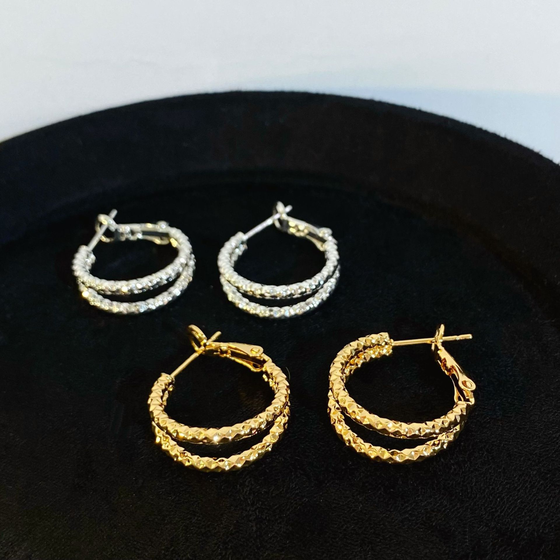 Copper Plated with Real Gold, Korean Style Simple Double-Layered Diamond Pattern Hoop Earrings, New Minimalist Fashion Elegant Ear Hoops and Accessories