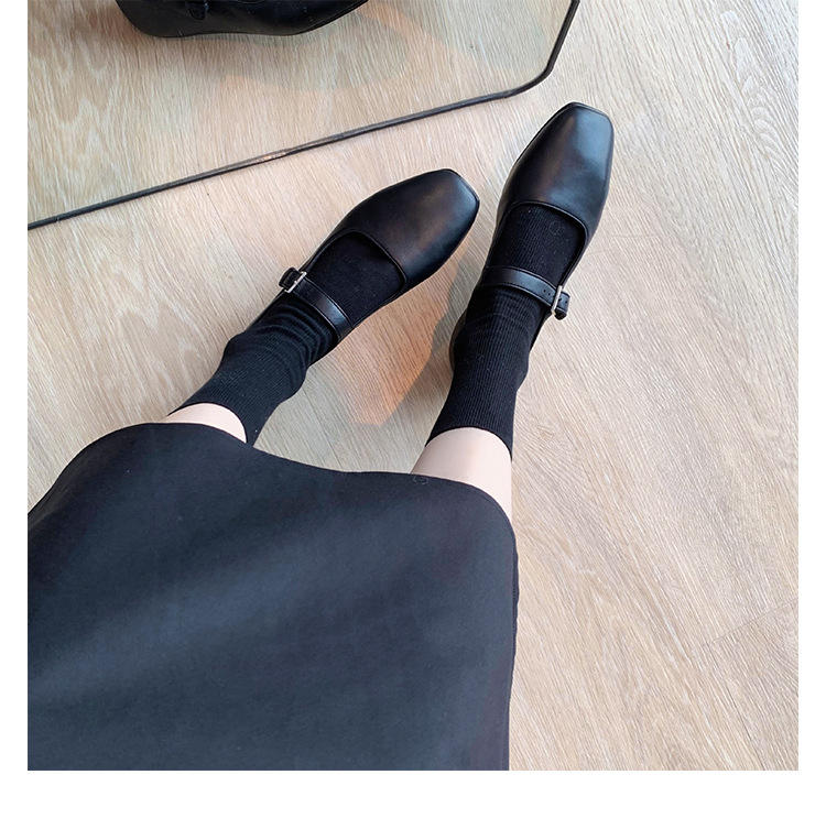 Flache Unterseite, vielseitige flache Öffnung, quadratischer Kopf, ein Knopfriemen, Mary Jane_voghion.com