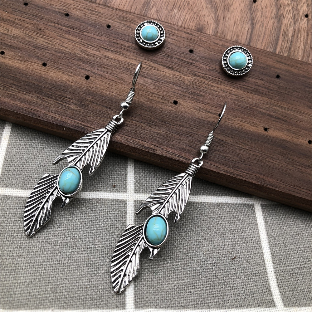 European and American Cross-Border Ethnic Style Feather-Embellished Turquoise Earrings, Long Vintage-Style Earrings for Seaside Vacations with a Unique and Stylish Look