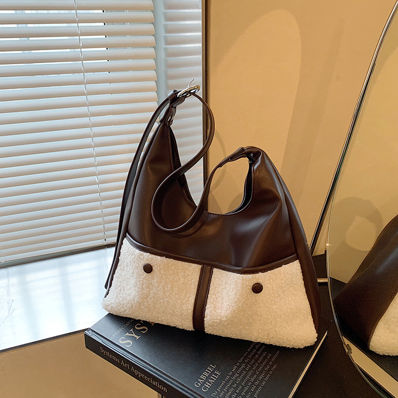 Color contrastante empalme moda bolso de peluche bolso de mujer 2024 invierno nuevo paquete de hombro de gran capacidad bolso de brazo de viaje