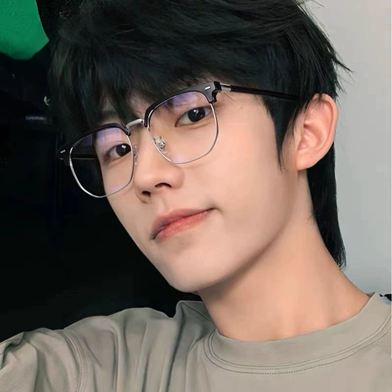 Fashionable glasses, Korean style