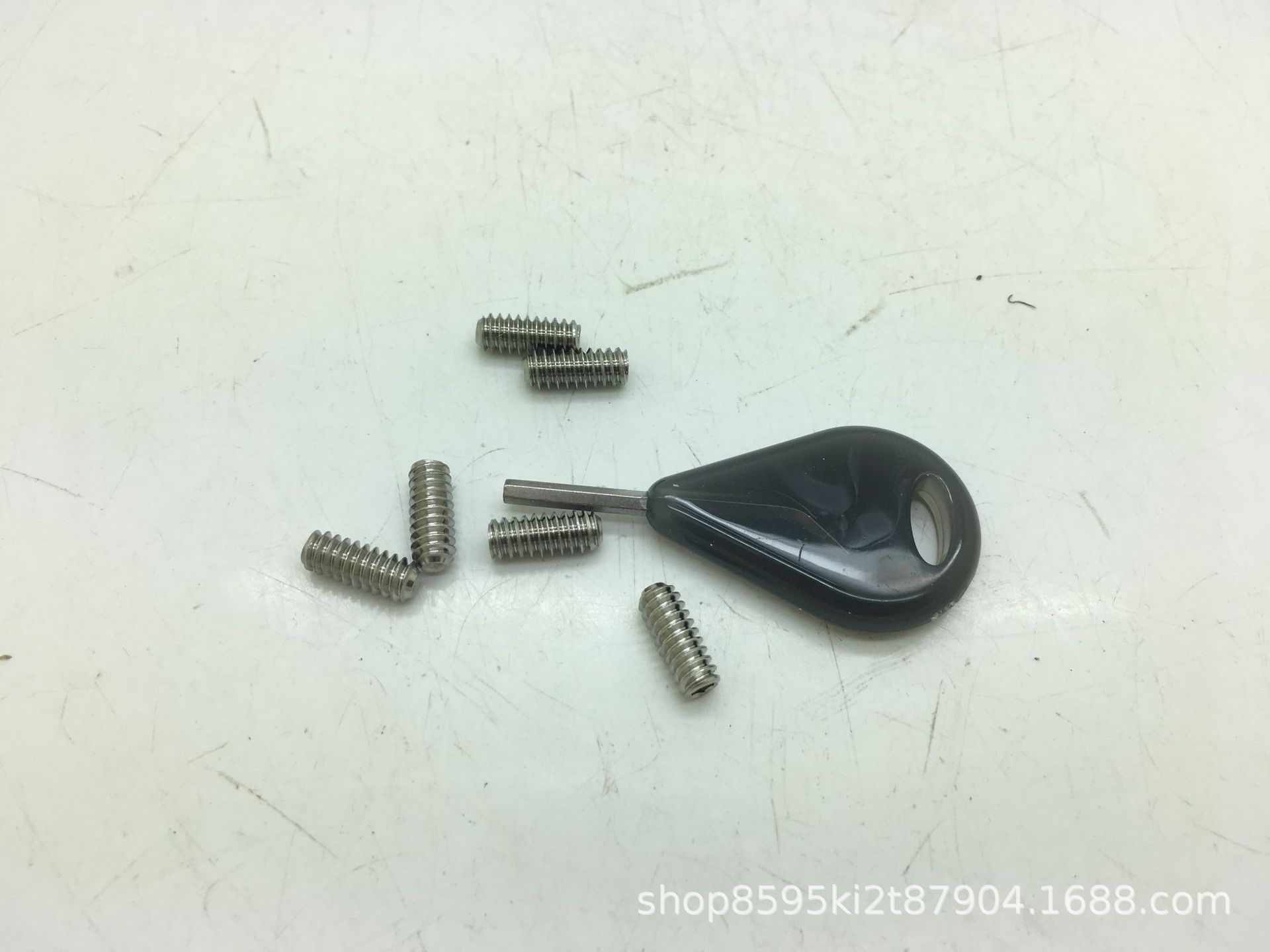 12MM SCREW WITH KEY