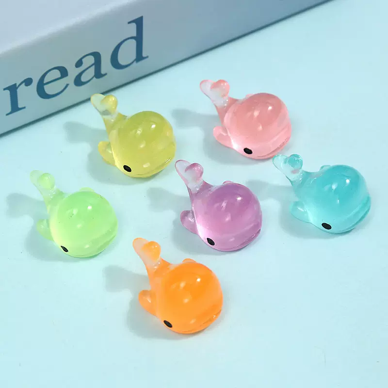 仿真夜光彩色立体小鲸鱼微景观树脂摆件diy饰品桌面可爱礼品摆件