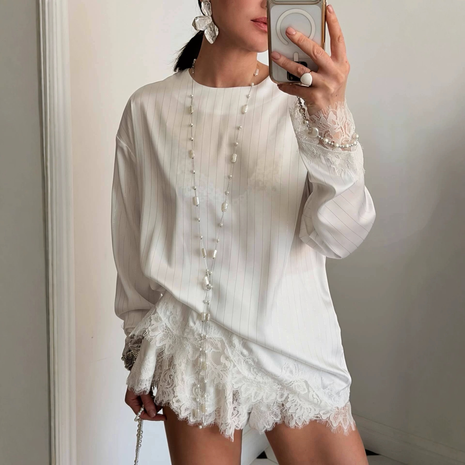 summer lace set for leisure with a round collar