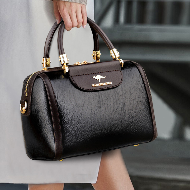 Cross-Border New Version of the Classic Generous Light Retro Handbag 2025 Elegant and Noble Showing Charm Simple Shoulder Bag for Women Cross-Border New Version of the Classic Generous Light Retro Handbag 2025 Elegant and Noble Showing Charm Simple Shoulder Bag for Women