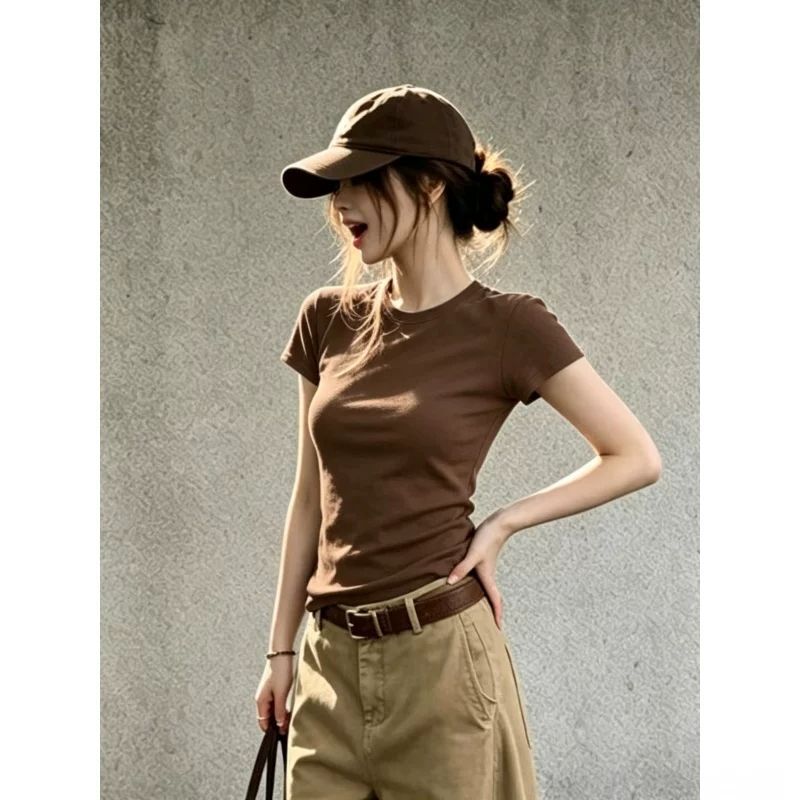 This Year's Trendy Hot-Selling Women's Coffee-Colored T-Shirt with Short Sleeves, Slim Fit, Unique, Beautiful, and Super Stylish Top