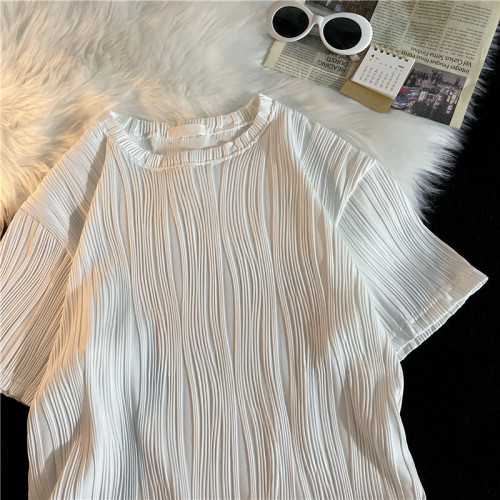 Trendy Brand Short-Sleeve T-Shirt for Men, Summer Fit Style with High-End Wave Pattern—Instagram-Worthy, Korean-Style Striped Half-Sleeve