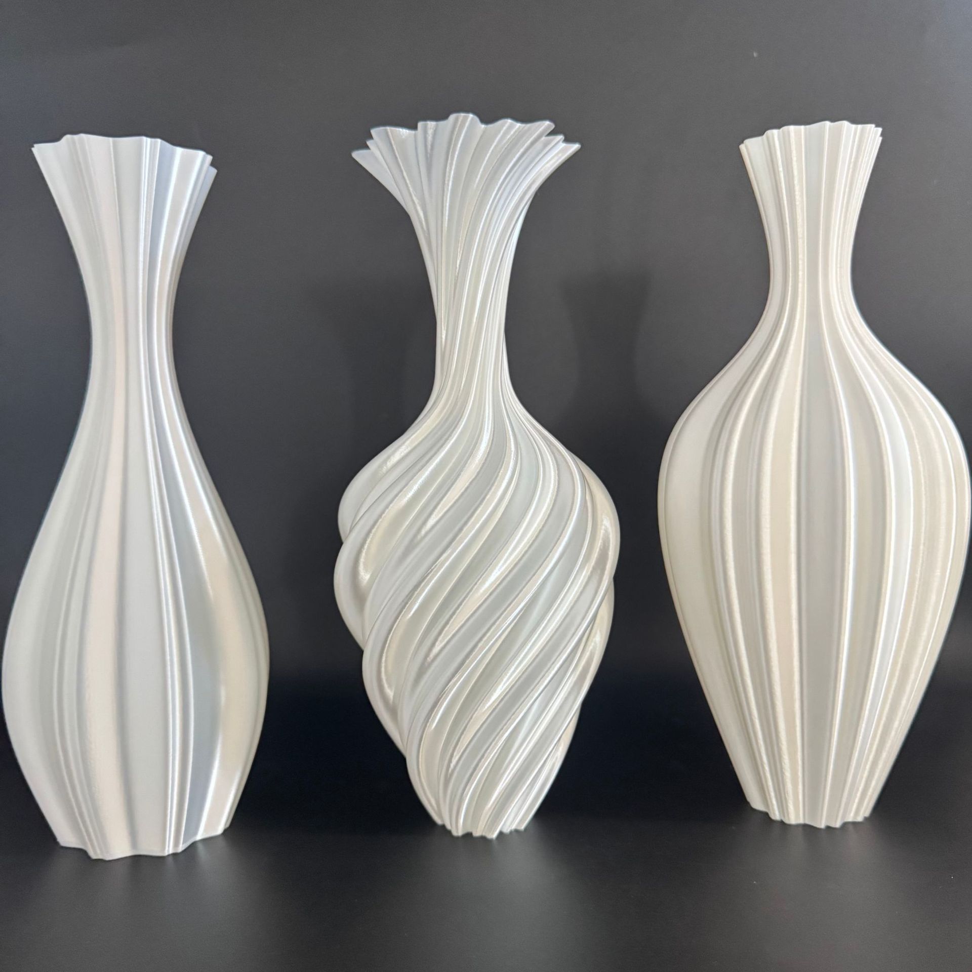 Nuevo arte abstracto jarrón retorcido retrógrado decoración floral ornamentos nórdicos simple inswind impresión 3D lujosa ligera