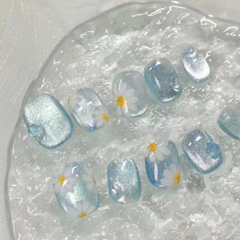 Summer small daisy hand-worn nail blue cat eye artificial nail patch detachable repeated use nail art wholesale