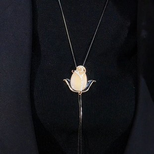 Tulip sweater chain long necklace autumn and winter Joker simple fashion Chinese personality high-end does not fade wholesale