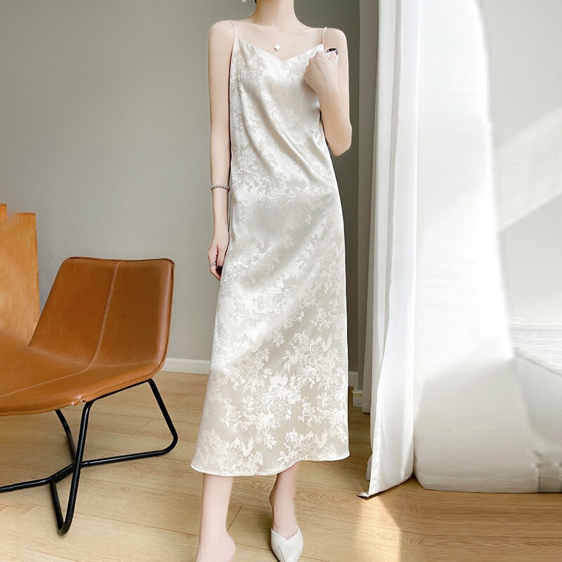 Sling dress Women's Spring and Summer Elegant Mulberry Silk Satin Sling dress Women's V-neck Slimming A- line Dress Women's Long Dress Sling dress Women's Spring and Summer Elegant Mulberry Silk Satin Sling dress Women's V-neck Slimming A- line Dress Women's Long Dress