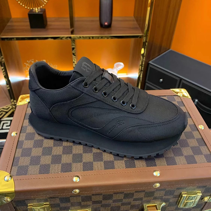 2025 zapatos casuales deportivos de color sólido para hombres con suela suave y alta comodidad y transpirabilidad