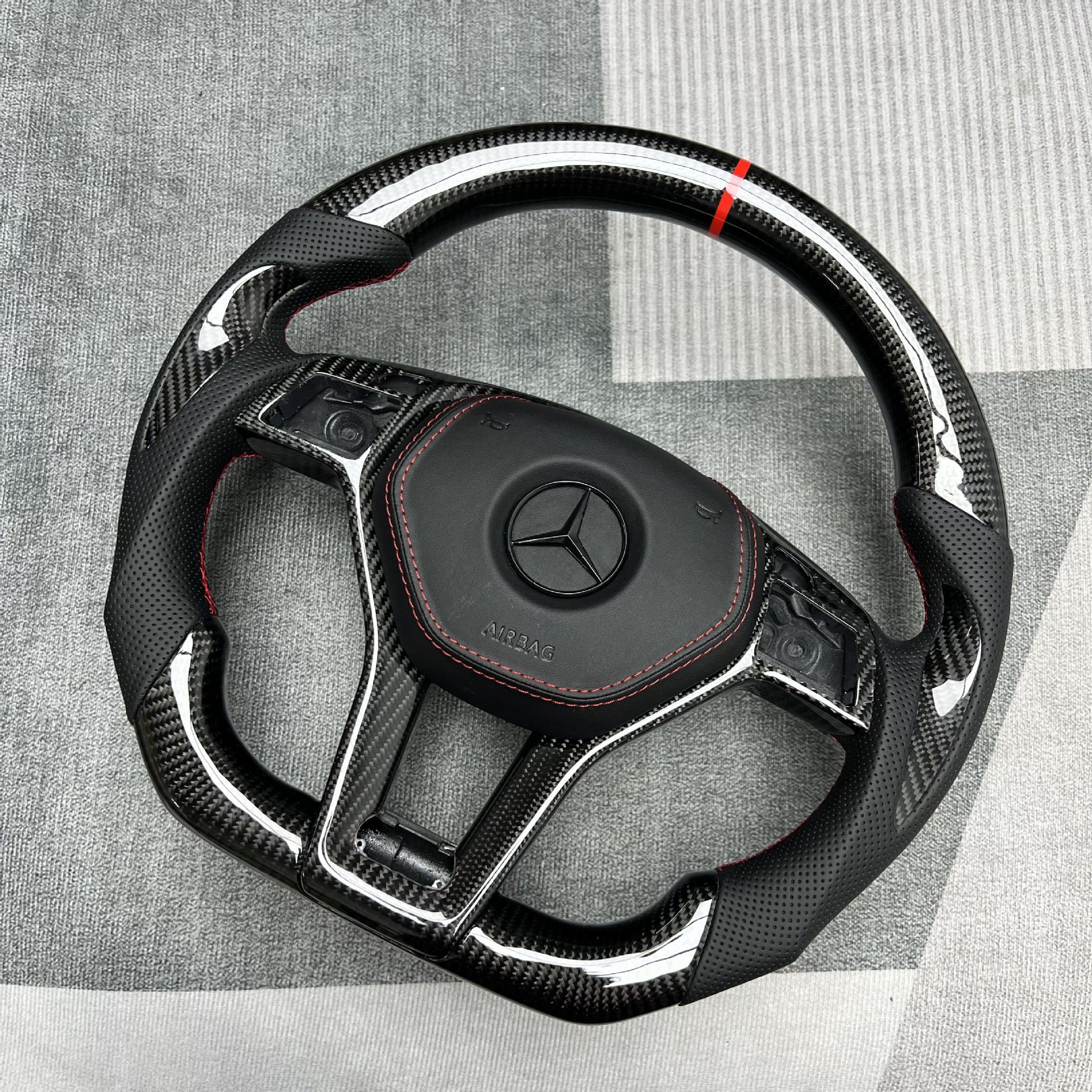 Source Factory Car Steering Wheel Modification, Suitable for Mercedes E-Class Car Carbon Fiber Steering Wheel Processing and Customization