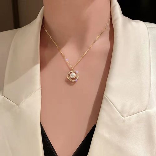 Japanese and Korean geometric pearl-studded diamond-hollow pendant necklace, women's Instagram-style fashionable personalized retro Baroque-style clavicle chain