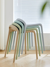 塑料凳子加厚家用客厅简约可叠放商用等位椅北欧熟料胶板凳餐桌凳