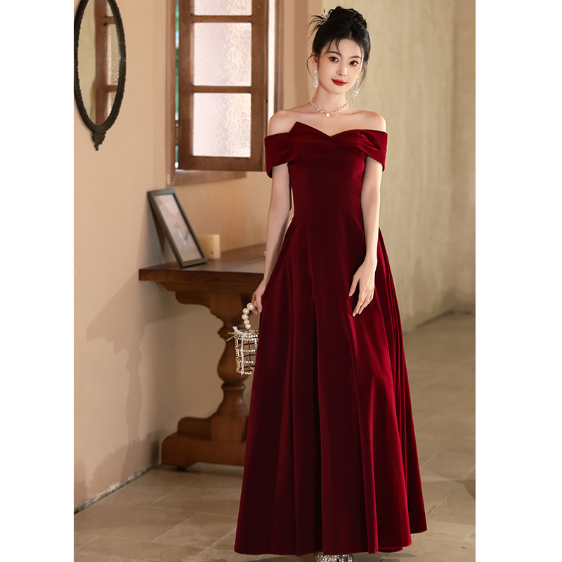 One-Shoulder Bridal Toast Dress, Engagement Style, Home Wedding Casual Dress, Burgundy Slimming Look French Evening Dress, Velvet
