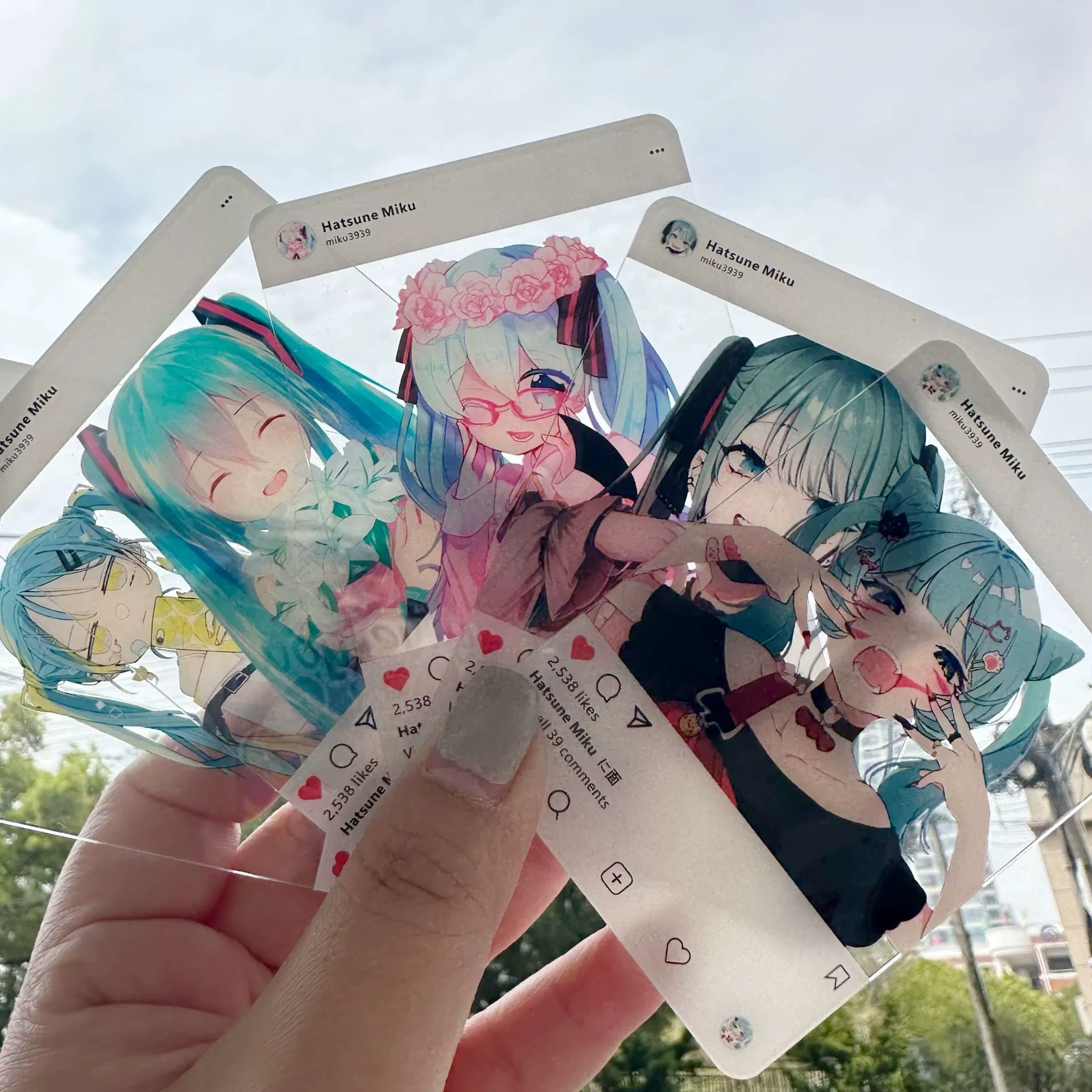 Акриловая фотокарточка (Xiaohongshu) Hatsune Miku, размеры 8,5×5,5–8,9×6,35 см, коллекционные дизайны