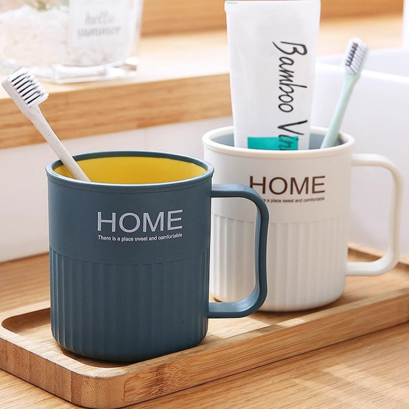 Portaspazzolini con bicchiere per risciacquo stile moderno_voghion.com