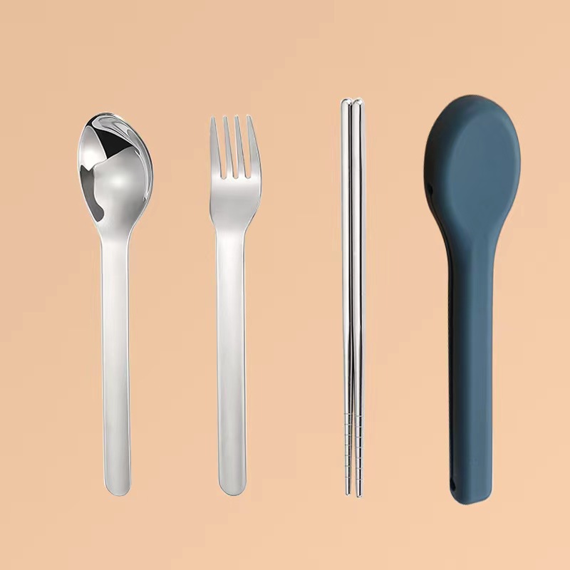 푸른 껍질-숟가락과 포크 젓가락