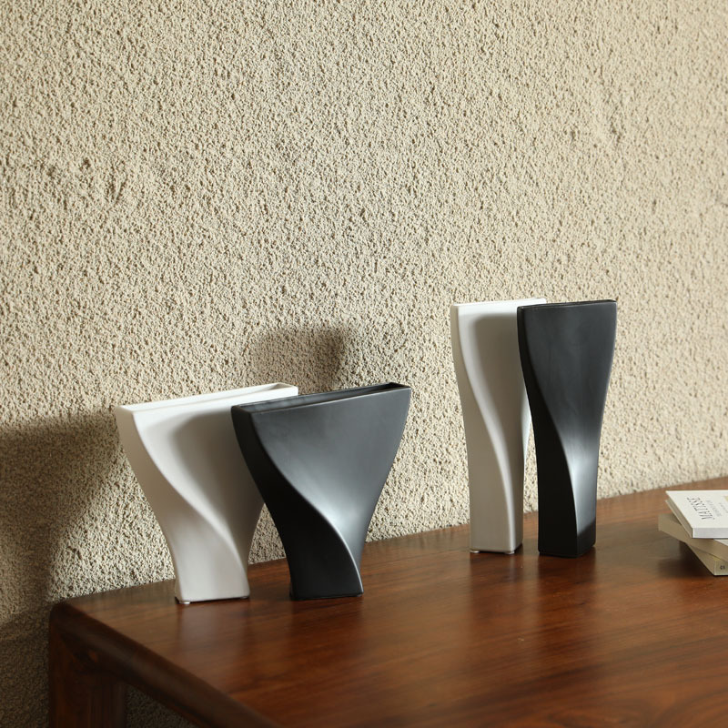 Moderno simple en blanco y negro medieval silencioso vaso de cerámica decoración floral sala de estar modelo de sala de estar decoración floral porche al por mayor