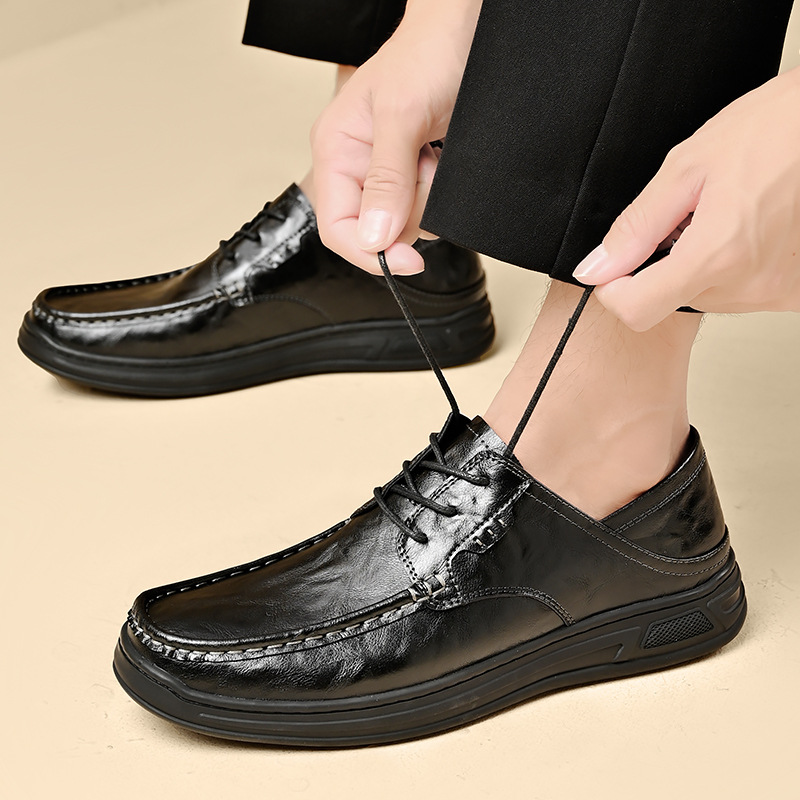 Zapatos de cuero transfronterizos para hombres 2024 otoño nuevos zapatos casuales de negocios con suela suave antideslizante de mediana edad zapatos de papá con suela grande