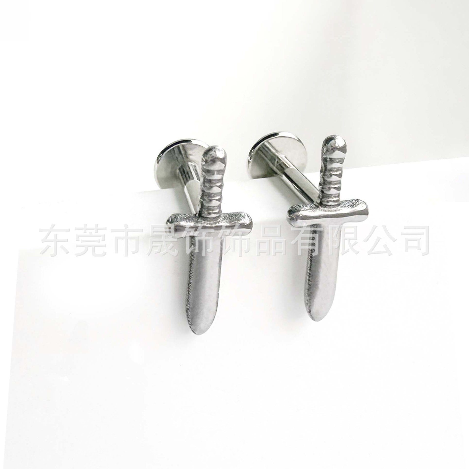 F136 Titanium 匕首 Labret Stud Ear Stud Nose Stud 欧美 Cross 剑 G23 Implant Grade Titanium Piercing Jewelry Accessories