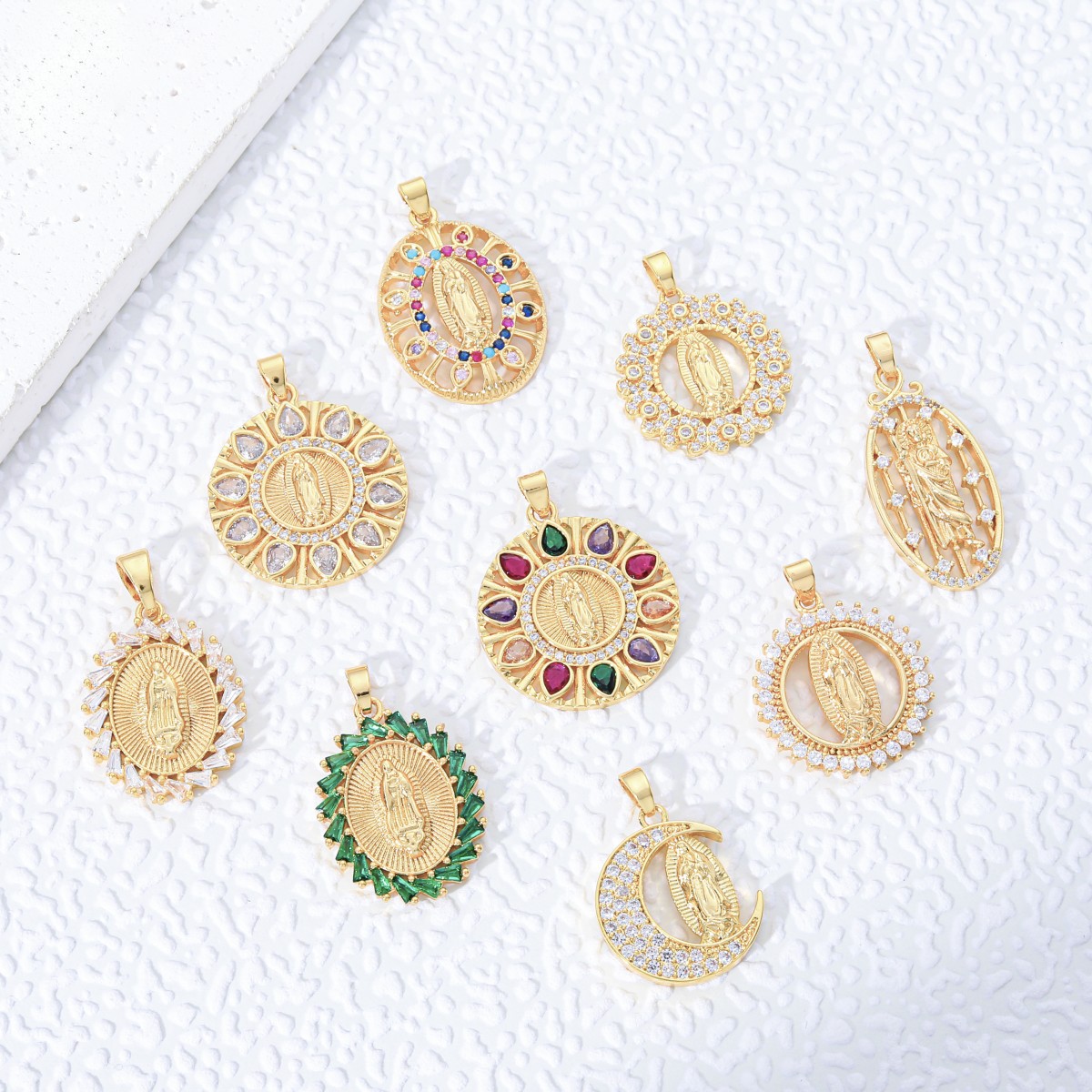 欧美跨境时尚铜彩色镶嵌锆石吊坠女性饰品项坠精美彩钻圆形项链坠