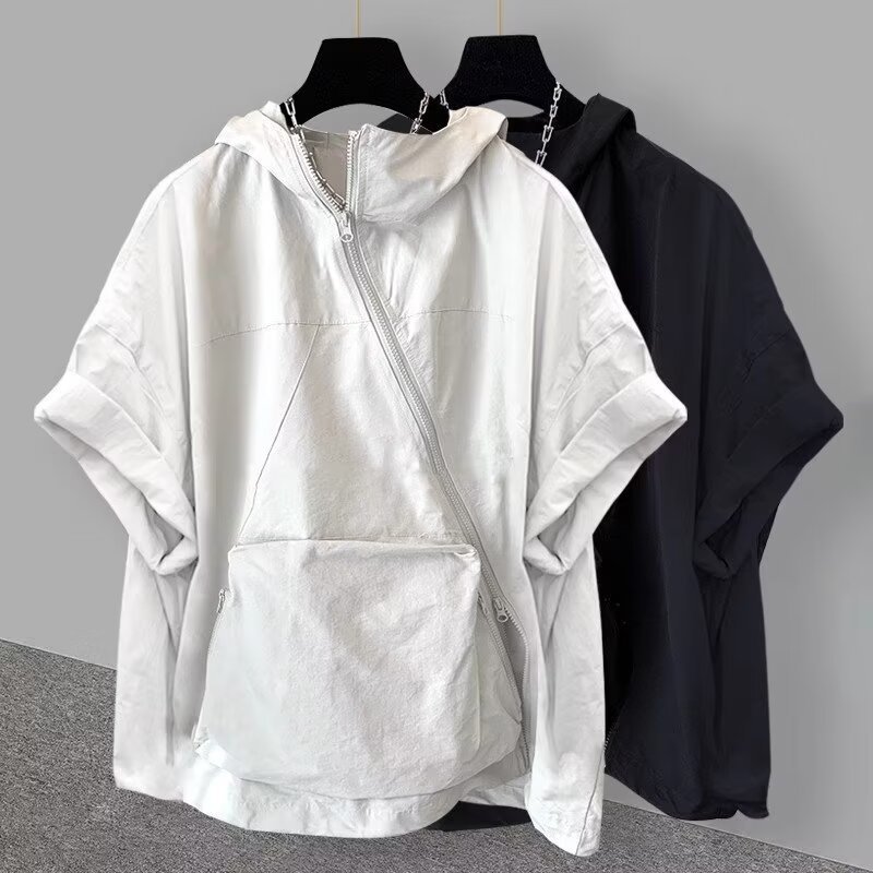 Summer design trend short sleeve T-shirt with zipper with hood