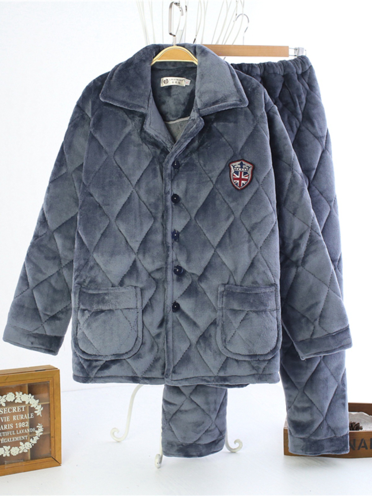 Special clearance winter three-layer thick coral fleece quilted pajamas men's fleece-lined flannel home clothing suit