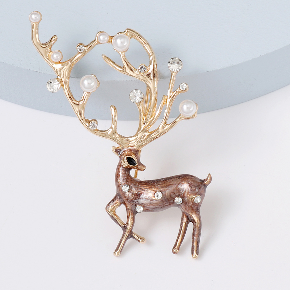 Fashion Deer Alloy Inlay Artificial Pearls Rhinestones Women's Brooches 1 Piece display picture 4