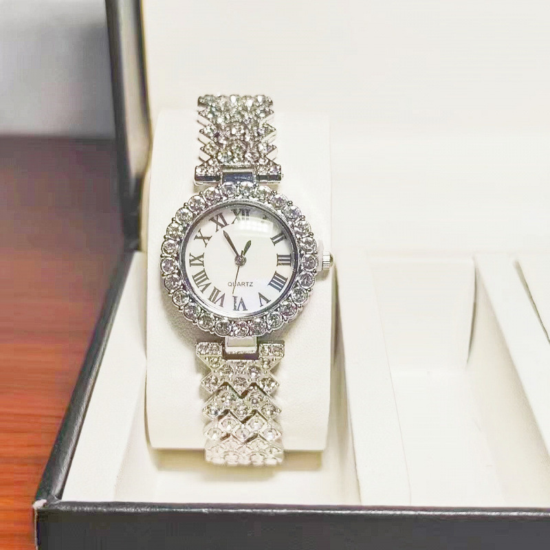 Серебряные римские часы — ремешок из титанового сплава точен, не выцветает и не ржавеет.