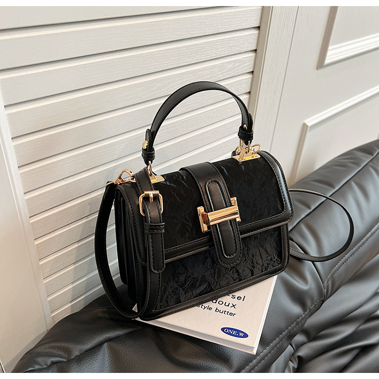 Tämän vuoden suositut laukut naisille 2024 uusi muoti huippuluokan kannettava olkalaukku suuri kapasiteetti crossbody pieni neliö laukku_voghion.com