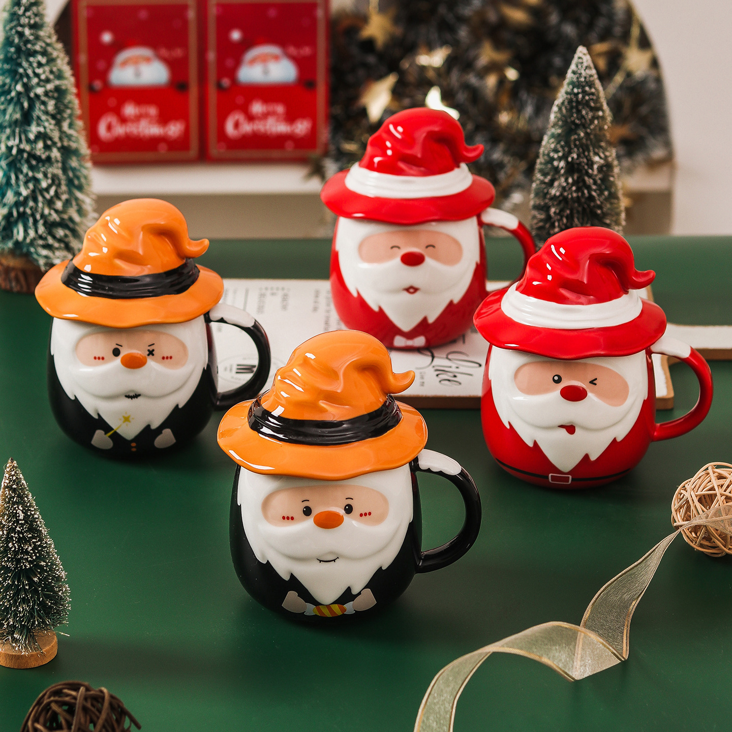 Santa Claus cup + lid (pack of four) random