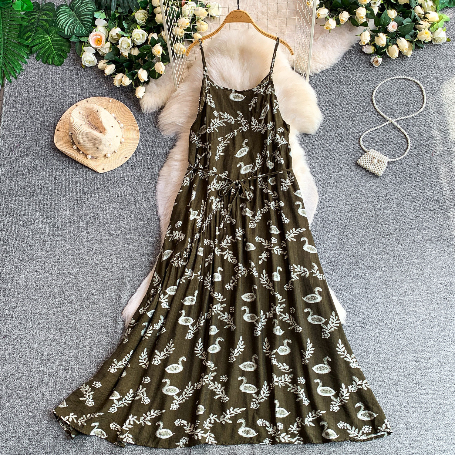 Women's Retro Print V-Neck Dress with Pockets Loose A-Line Skirt Casual Chinese Style Suspender Dress 2026 New Fashion_ecoleips.com