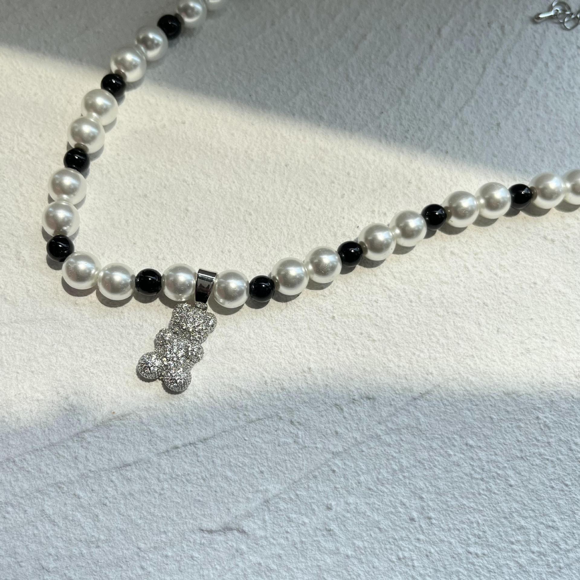 Fashion Bear Artificial Pearl Beaded Inlay Rhinestone Pendant Necklace