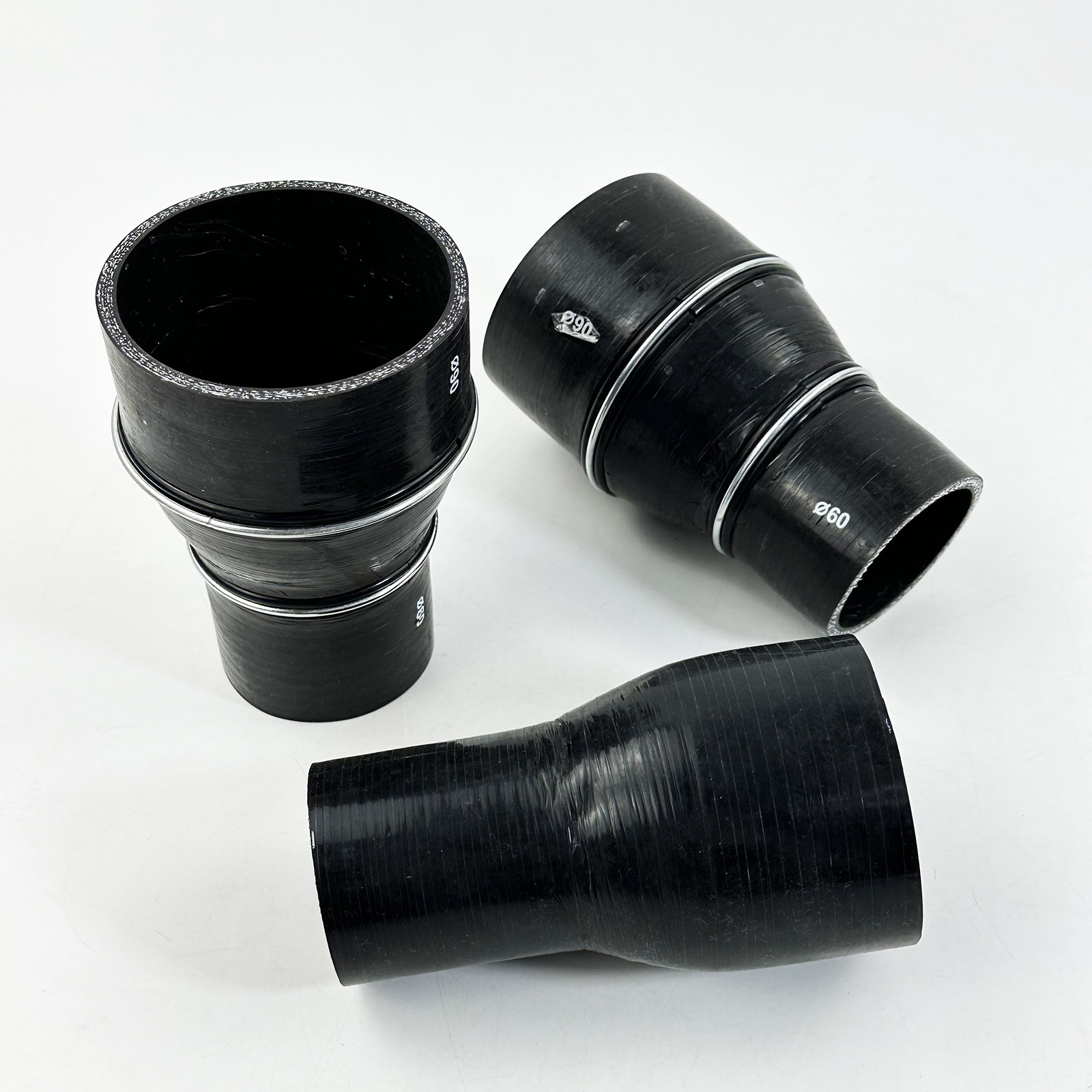 Id16–130Mm 0-Degree Variable Diameter High-Temperature Resistant Intercooler Silicone Hose for Automotive Engine Heating Pipes