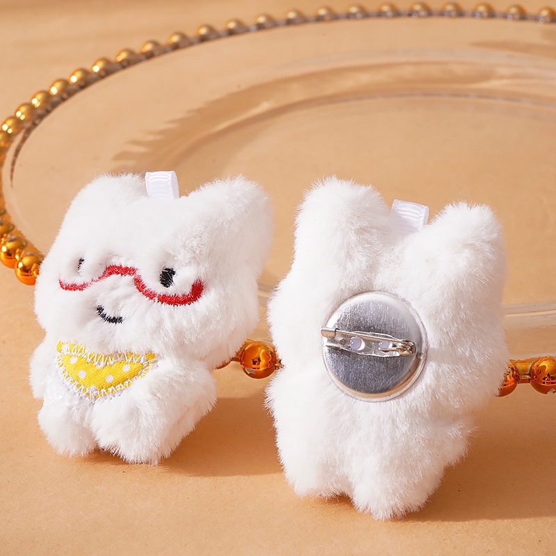 Bib, white glasses, brooch