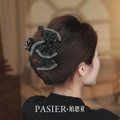 プラチナ思亜パリ王妃ヘアピン2025新型蝶結びサメクリップ優雅な気質クリップが髪を伸ばしています。