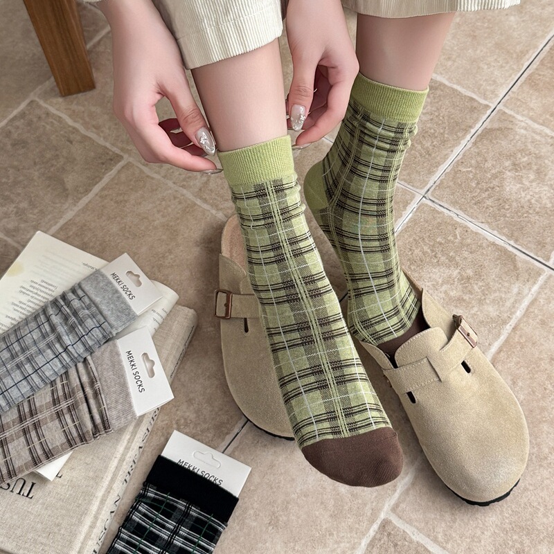New autumn and winter plaid women's socks, mid-calf socks, slouch socks, versatile Miu-style Korean long socks, round toe seamless Japanese style