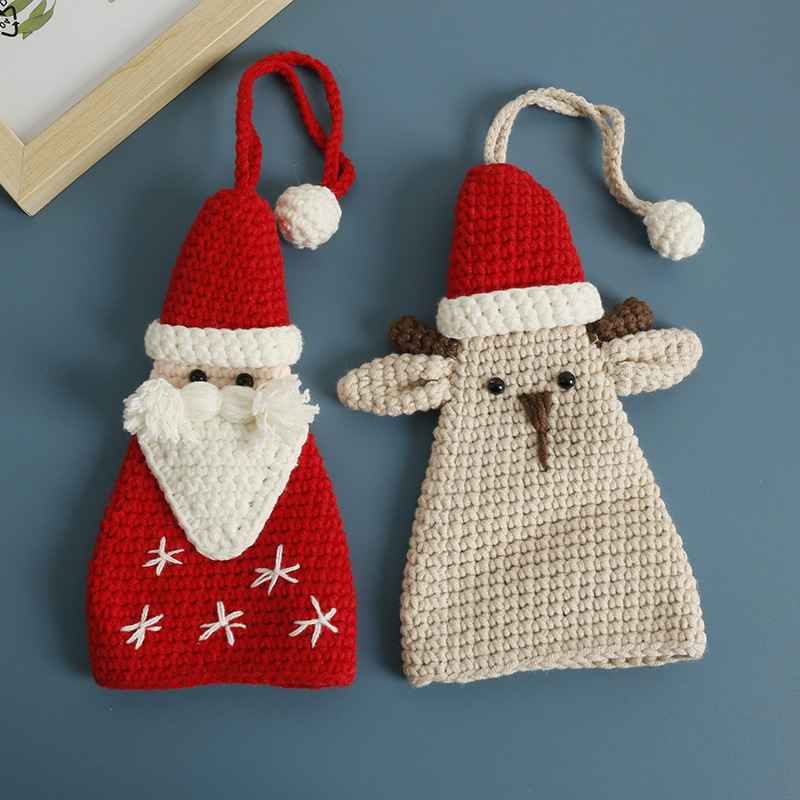 Cartoon cute hand-woven Christmas key bag Santa Claus wool crocheted key set hand-made finished