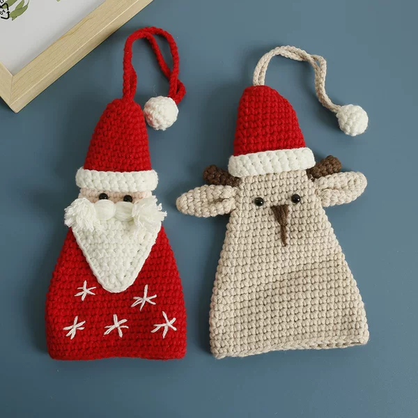 Cartoon cute hand-woven Christmas key bag Santa Claus wool crocheted key set hand-made finished