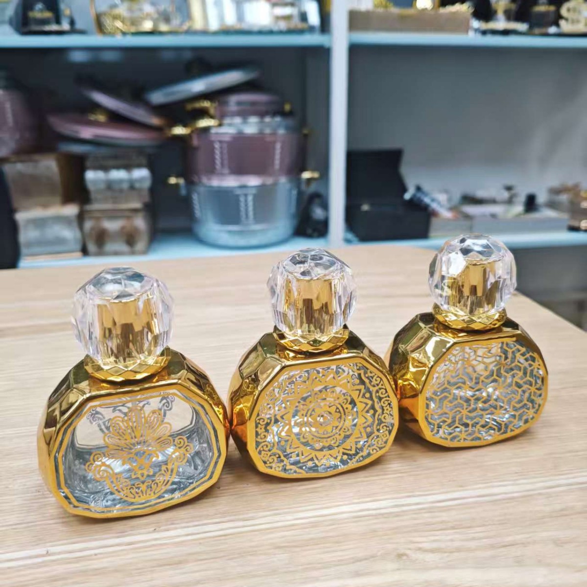 烫金轻奢玻璃香薰精油化妆水分装瓶中东金色香薰精油瓶便携式分装