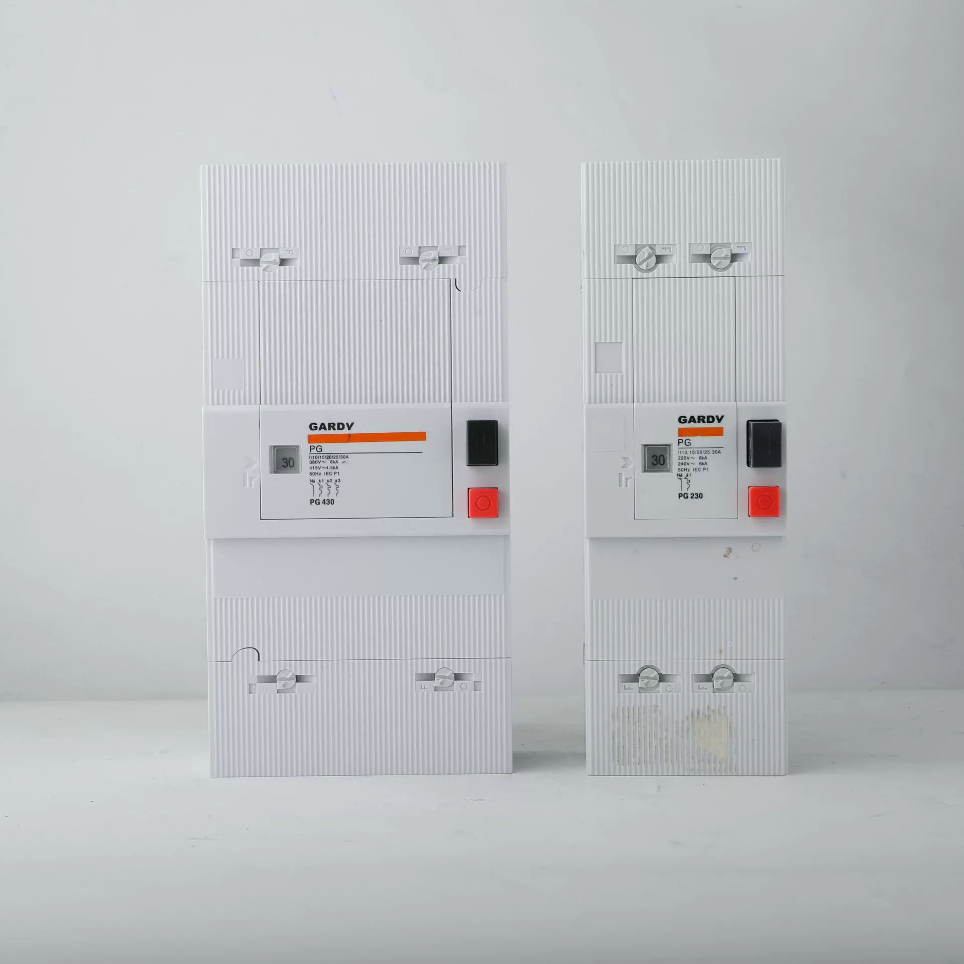 Ingelec空气开关小型断路器短路保护开关10A-60APG法式塑壳断路器