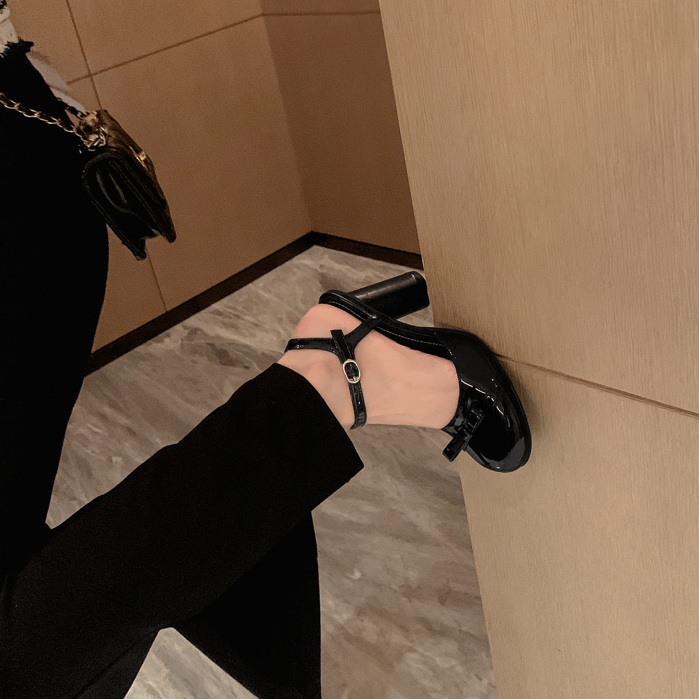 Sandal cao gót nữ mũi nhọn quai ngang nơ bướm, gót vuông ổn định — màu đen, Rượu vang đỏ, màu mơ